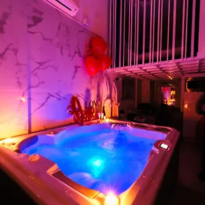 Bono Jacuzzi & , Saint-Laurent-du-Var France